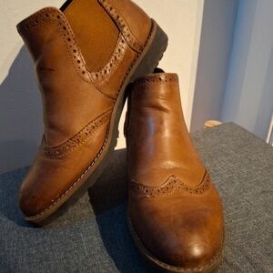 Elegant Tan Leather Ankle Boots